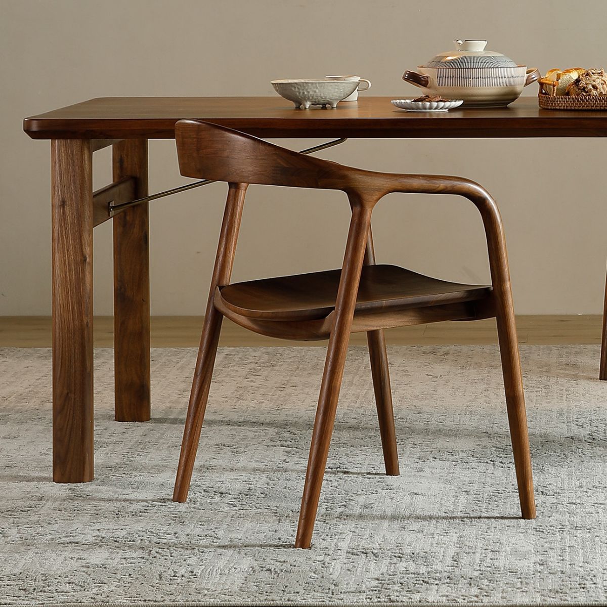 Modern armchair in solid wood