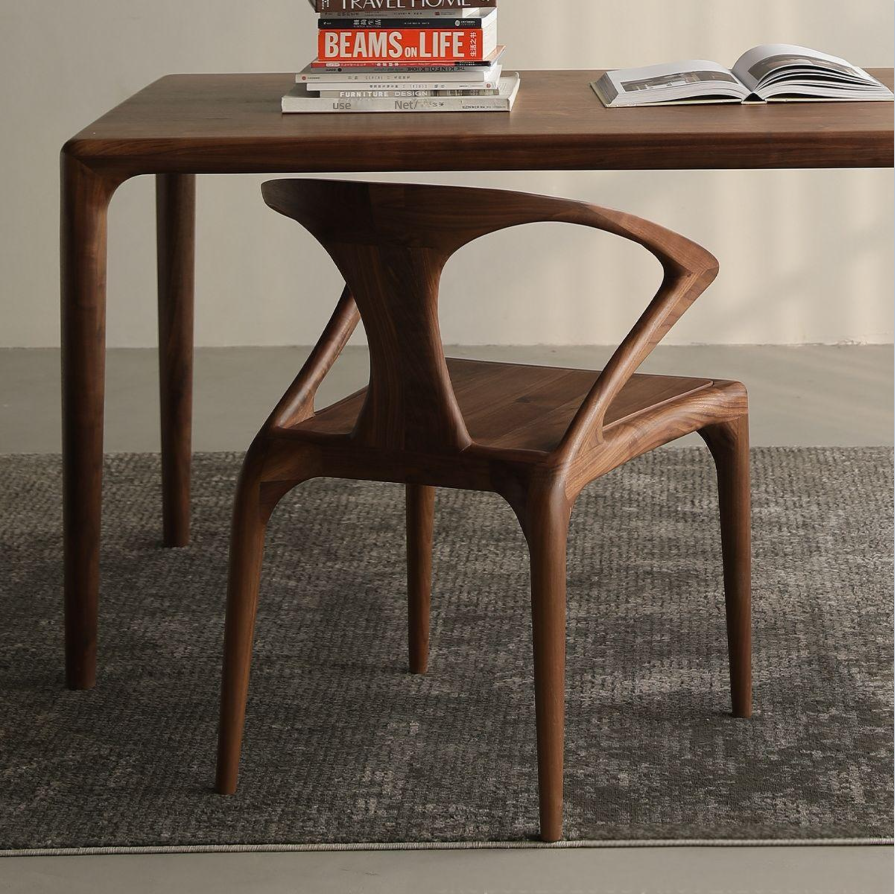 Simple armchair in solid wood