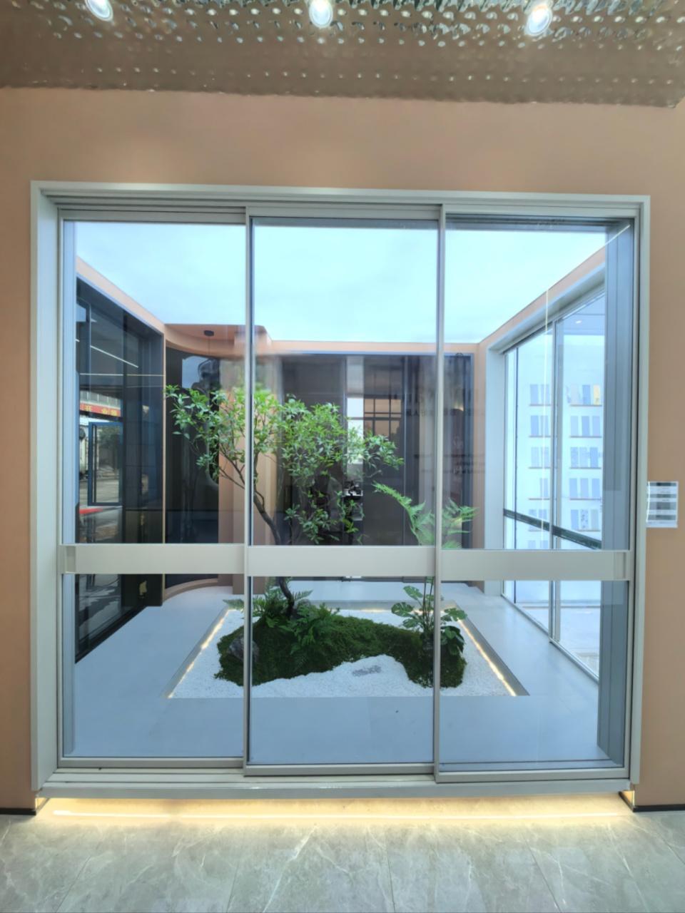 Three-track linkage sliding do